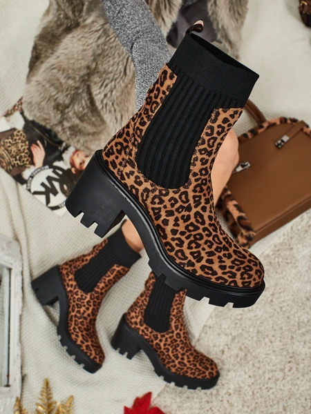 Дамски боти на ток от еко велур Anthere с шарки