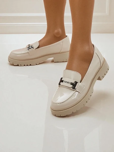 Дамски лоуфъри Atena бежови с плосък ток от екологична кожа