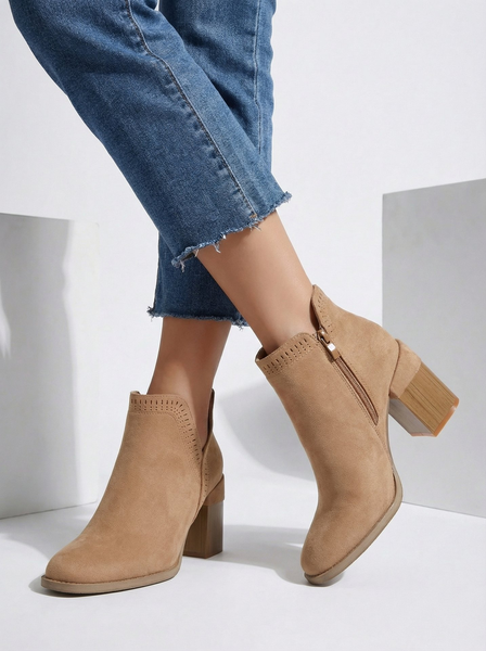 Дамски ботуши с висок ток на Royalfashion модел Vettot