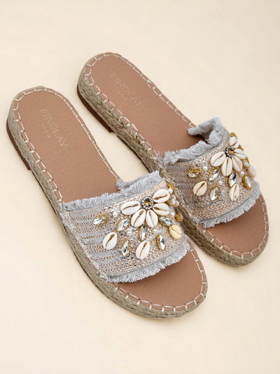 Дамски сандали Perseida Royalfashion сребристи с мидички на плоска подметка