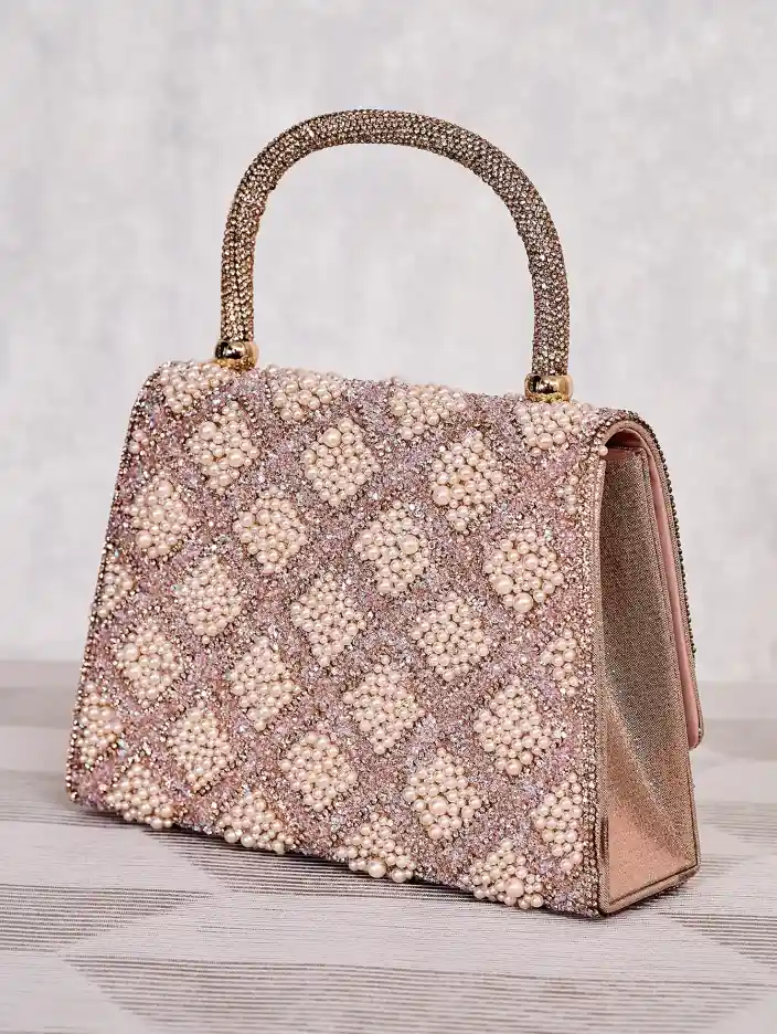 Royalfashion Малка дамска чанта с цирконии и перли