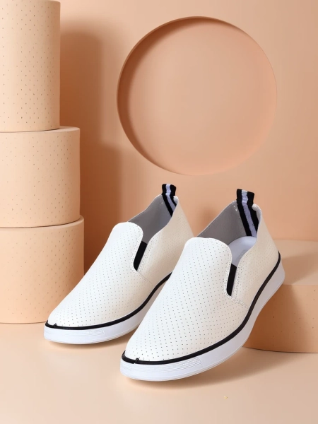 Royalfashion Женски перфорирани спортни обувки Musio