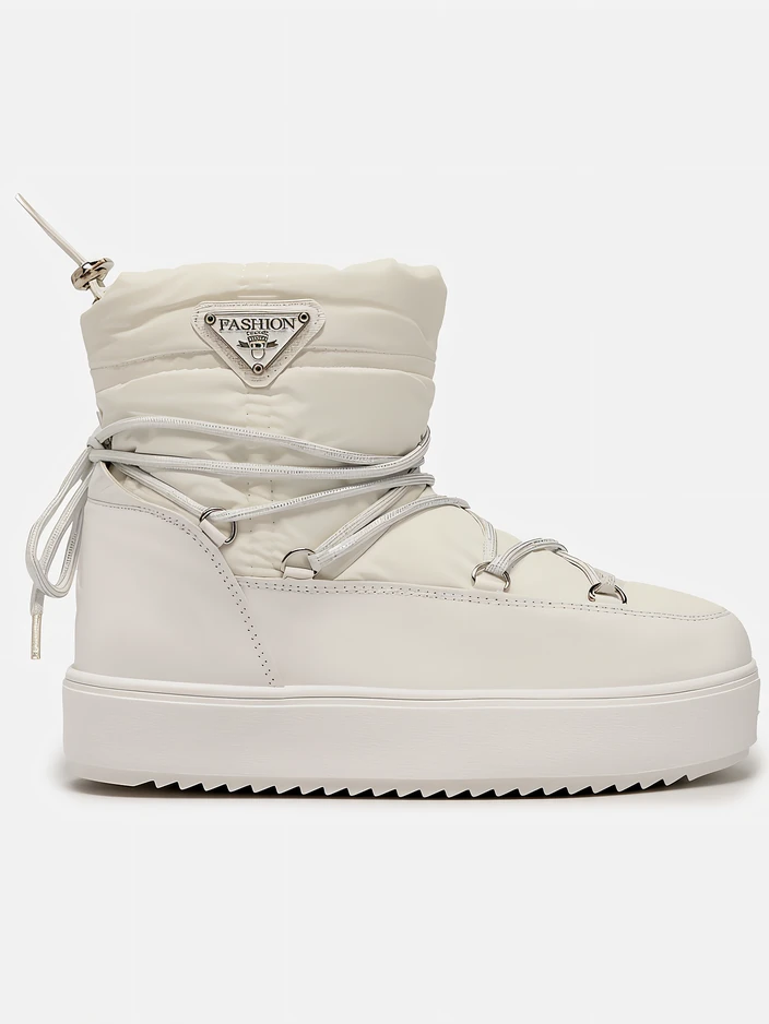 Royalfashion Дамски ботуши a'la snow boots в бяло Vevnose