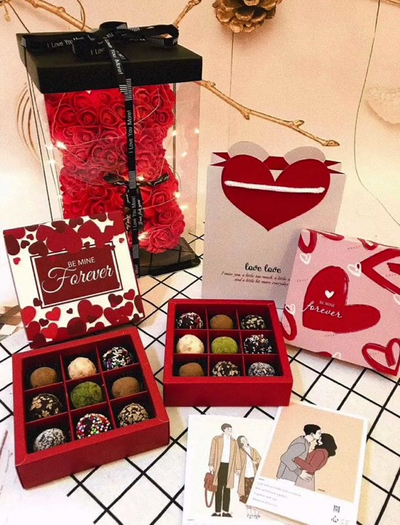 Czerwony miś z róż - Akcesoria