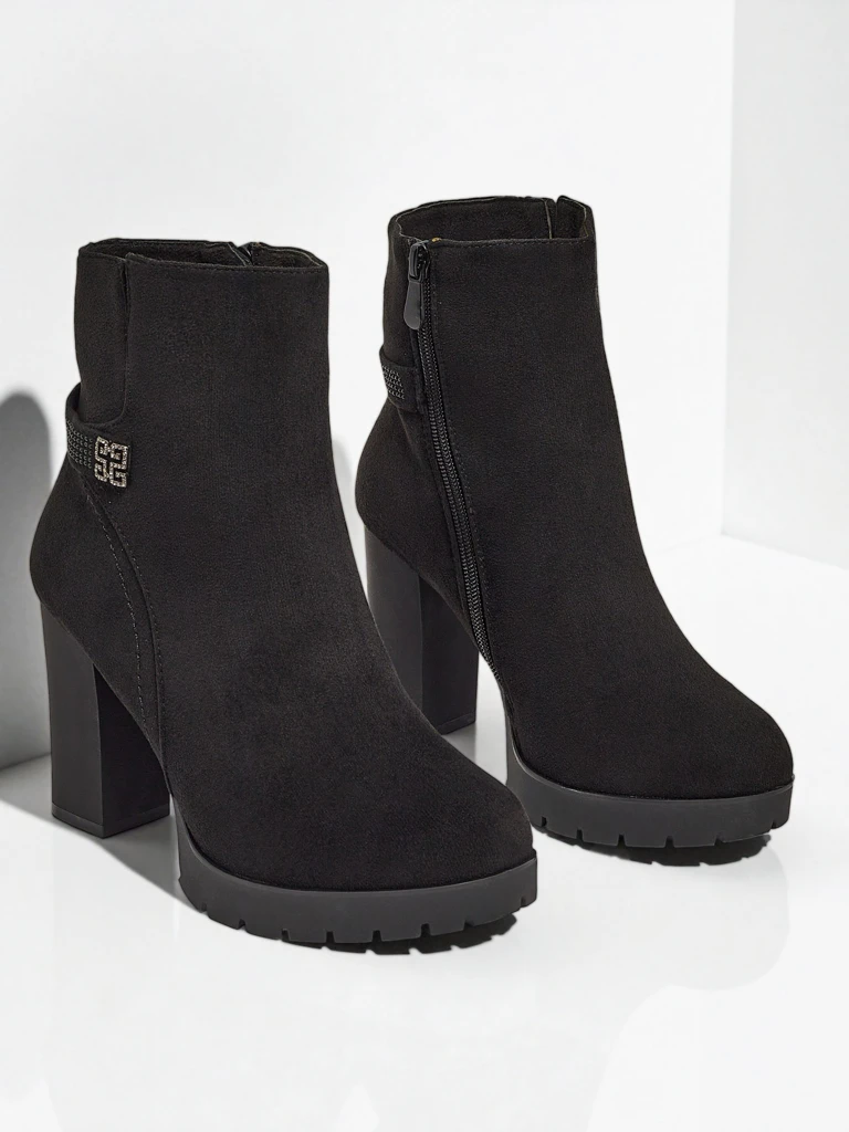 Дамски боти до глезена от еко велур на ток Zavrina