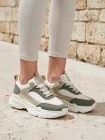 тъмнозелено