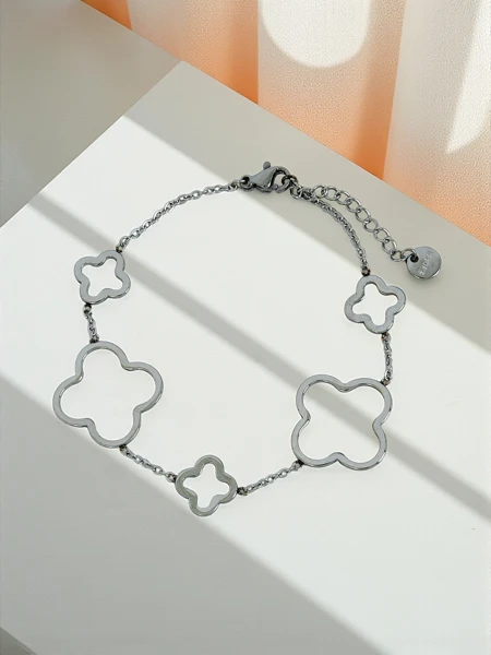 Гривна Lira Flower с мотив на детелина