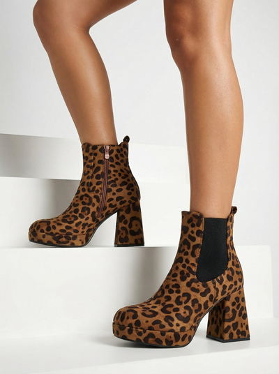 Royalfashion Дамски ботуши с токчета Tonia