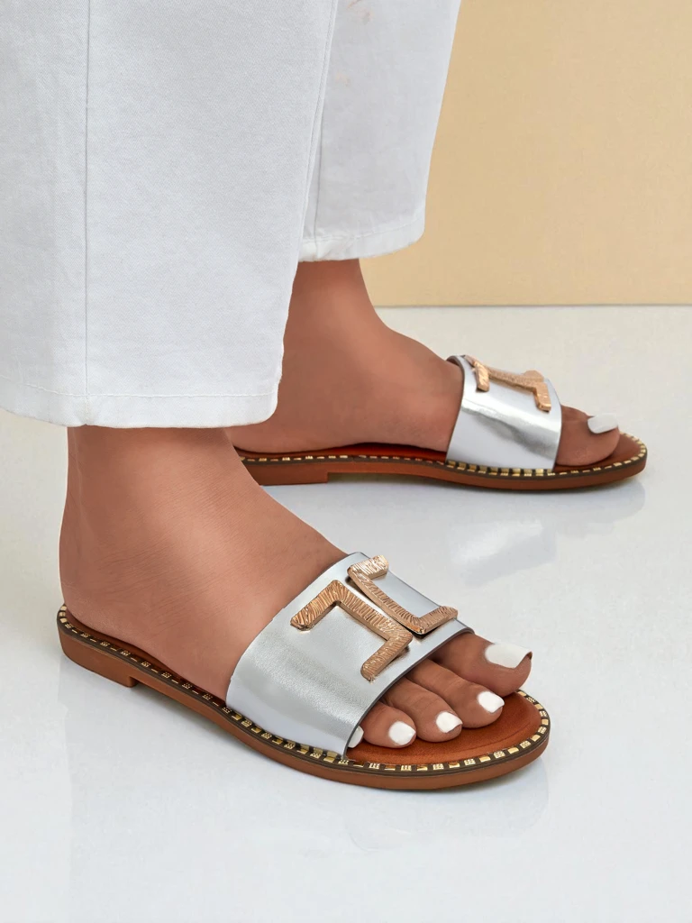 Royalfashion Дамски чехли от еко кожа с декорация Gildra