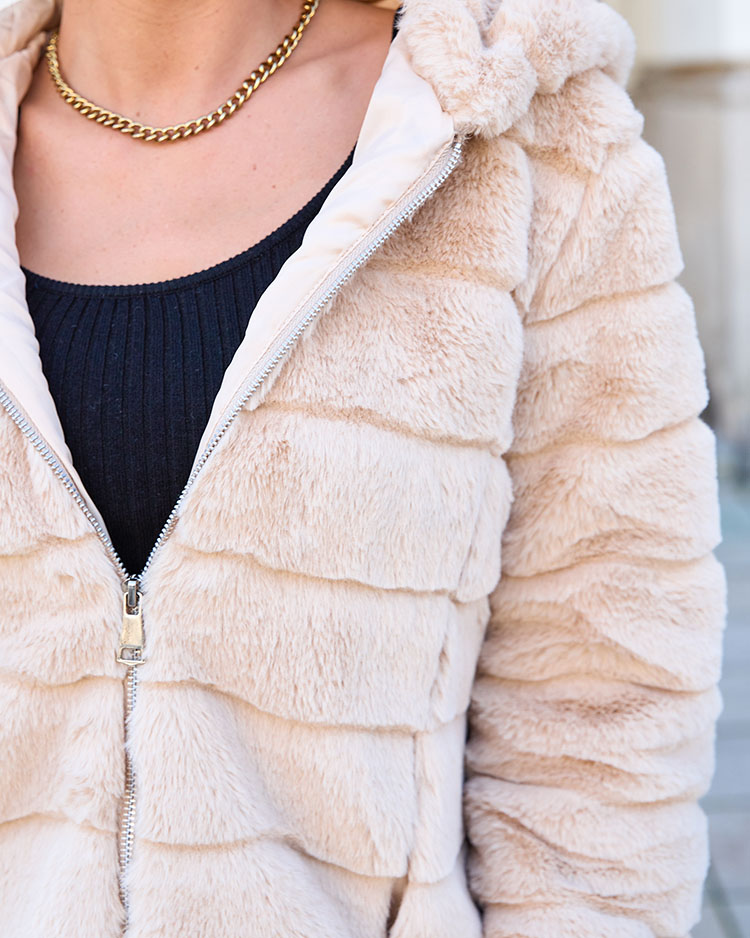 Royalfashion Бежово дамско яке с имитация на кожа