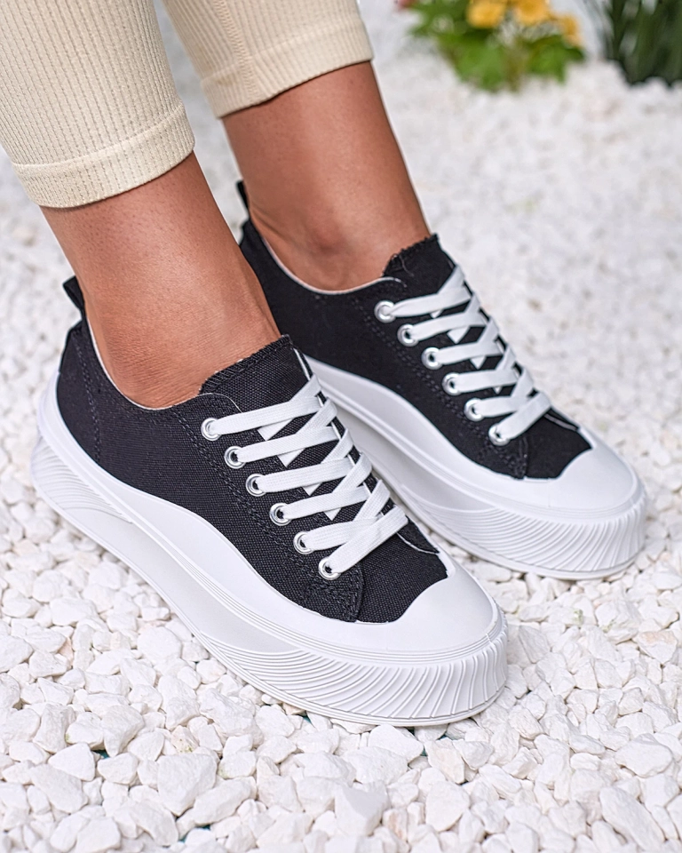 Royalfashion Черни спортни маратонки на платформа Luceri