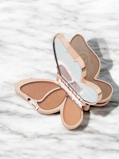 Палитра от 6 сенки за очи с форма на пеперуда 0112г