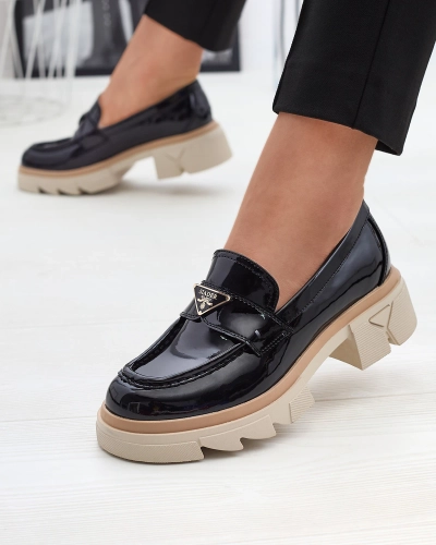 Лакирани черни дамски мокасини с декорация Sarix - Обувки