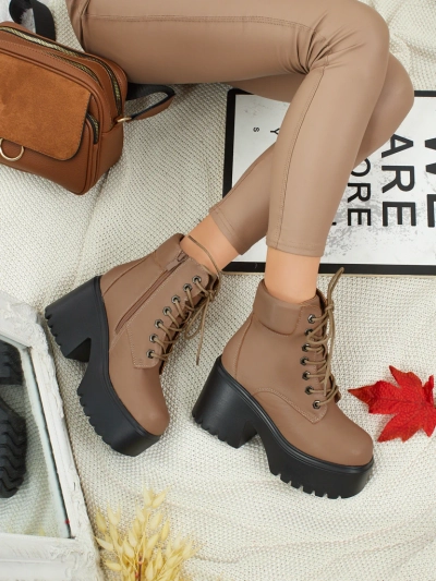 Дамски боти от еко велур на ток и платформа Tavlissa