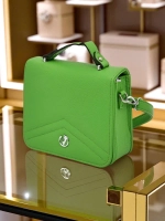 тъмнозелено