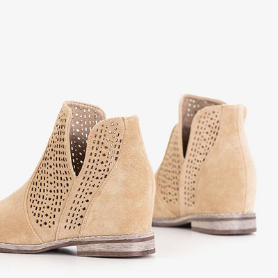 Brązowe botki na krytym koturnie a'la kowbojki Besiks- Obuwie