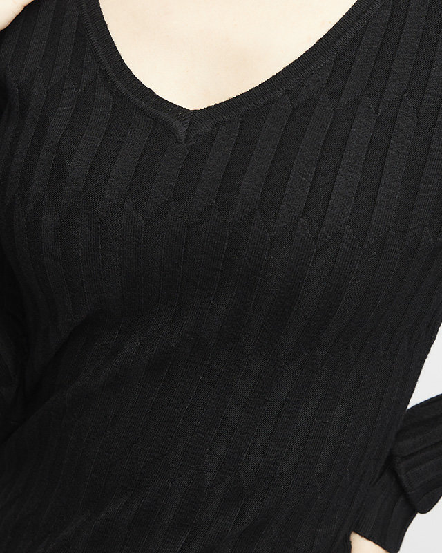 Дамски черен пуловер с V-образно деколте - Clothing
