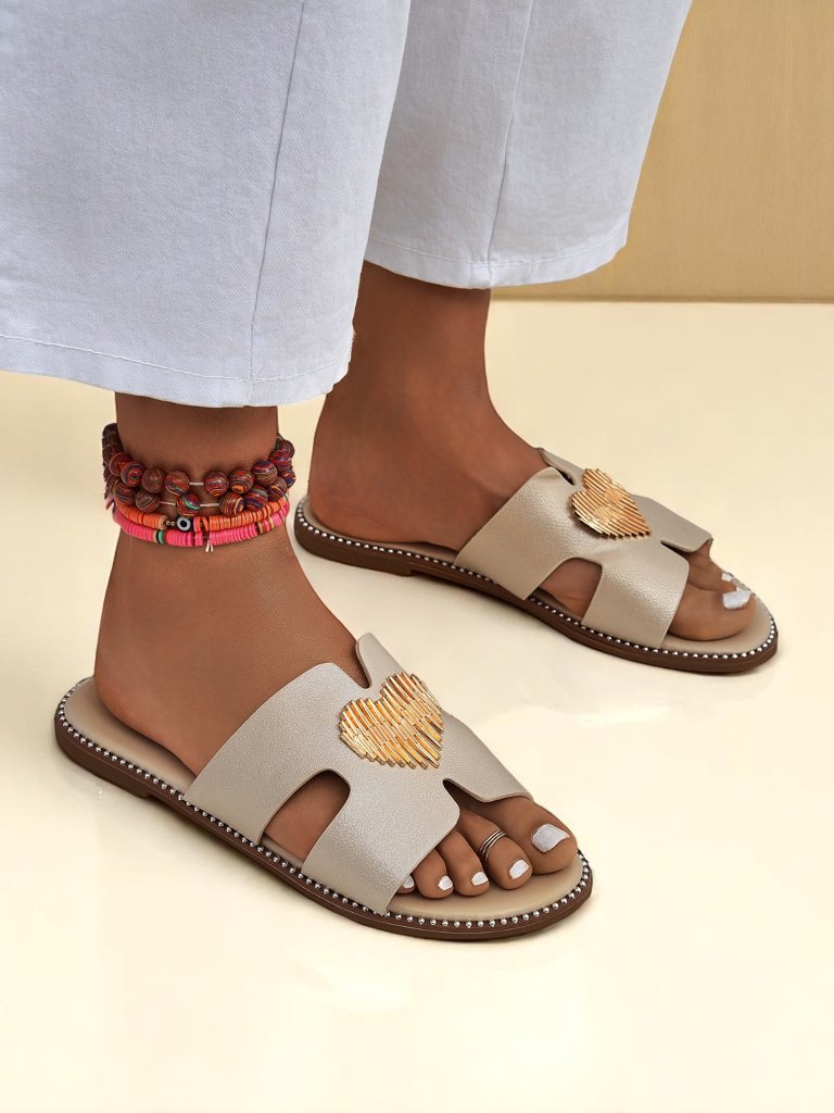 Royalfashion Дамски чехли на равна подметка Heart Chic