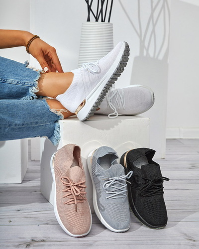 Дамски маратонки Mistrale в черен цвят с плосък ток