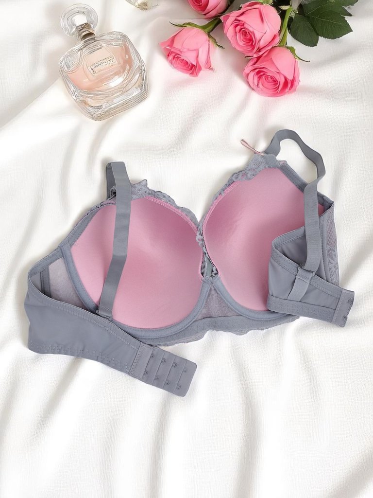 Royalfashion Дамски подплатен сутиен от дантела Delicate Grace