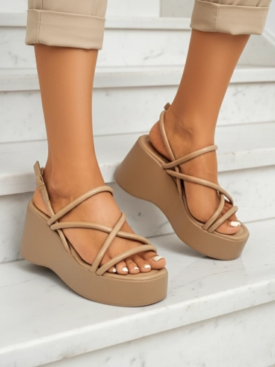 Royalfashion Дамски сандали на котурн Skyline Straps