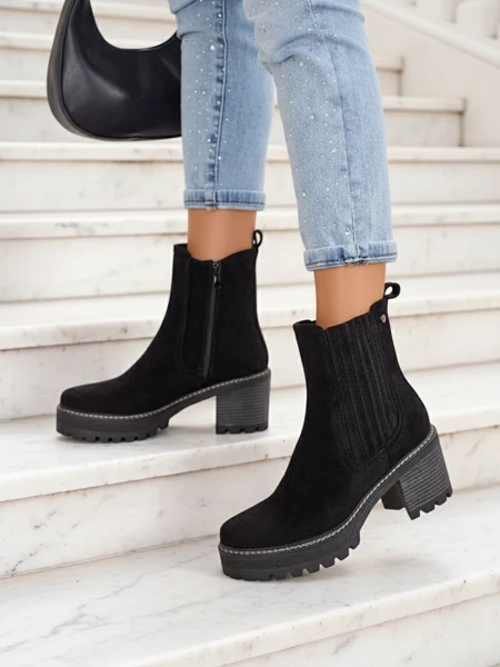 Дамски ботуши от еко велур на Royalfashion в публикация от Segiag