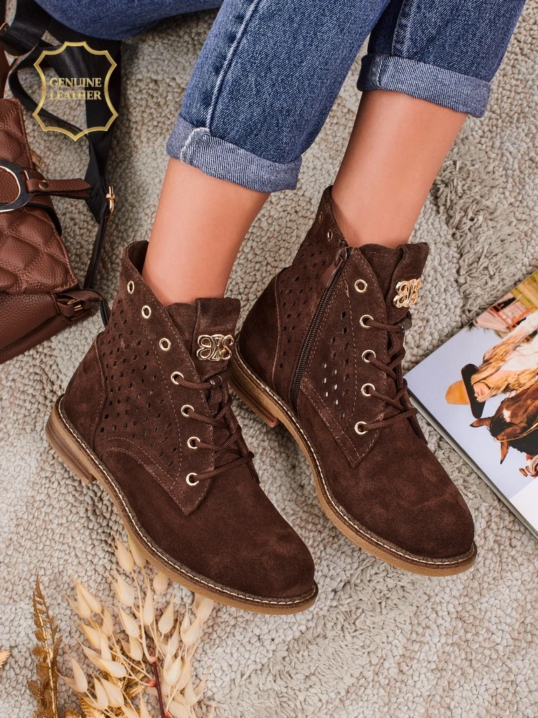 Aurelia Кафяви Велурени Боти с Подплата Ажурни Елегантни 2,5см