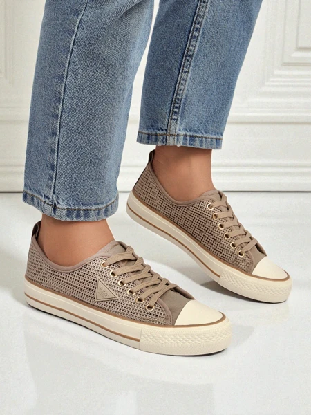 Royalfashion Жилищни перфорираните маратонки Rebbse