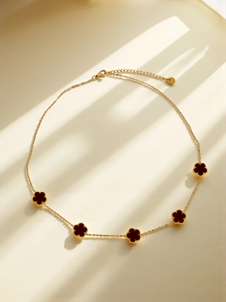 Колие Aurelia Clavis с перламутър в златна рамка