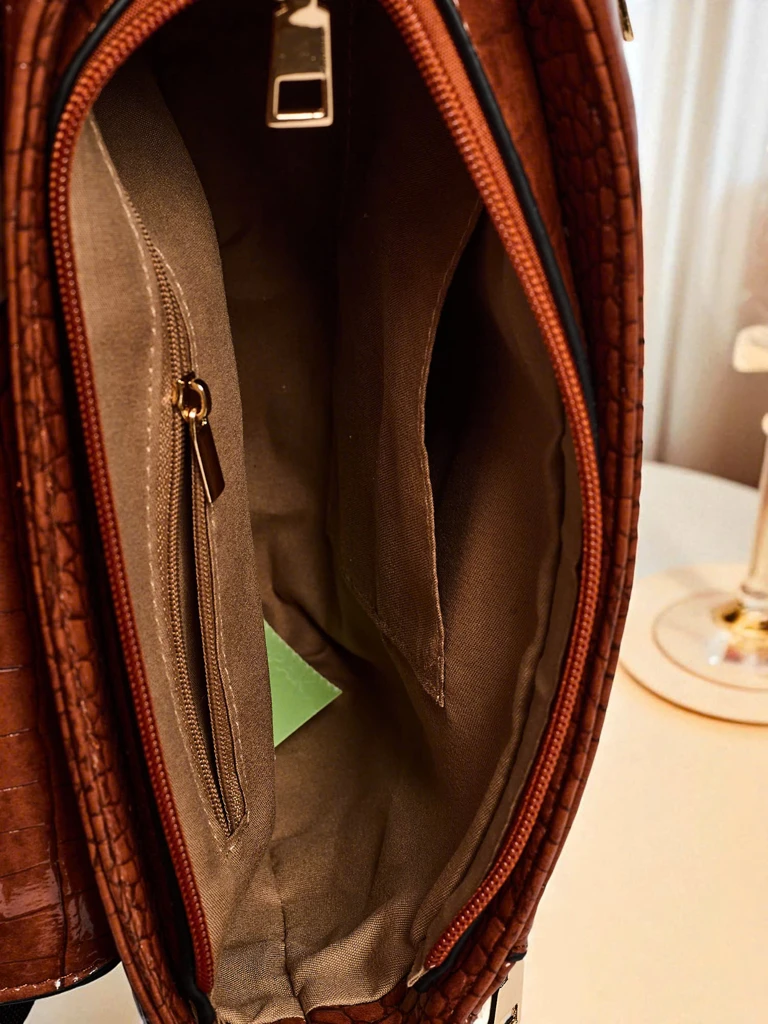 Чанта Ariadne Camel Croco с капак с принт на пантера – стилна чанта през рамо