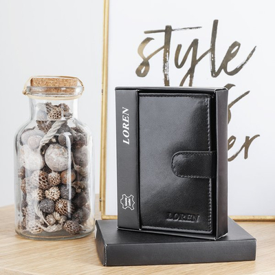 Czarny portfel męski zapinany guzikiem - Akcesoria