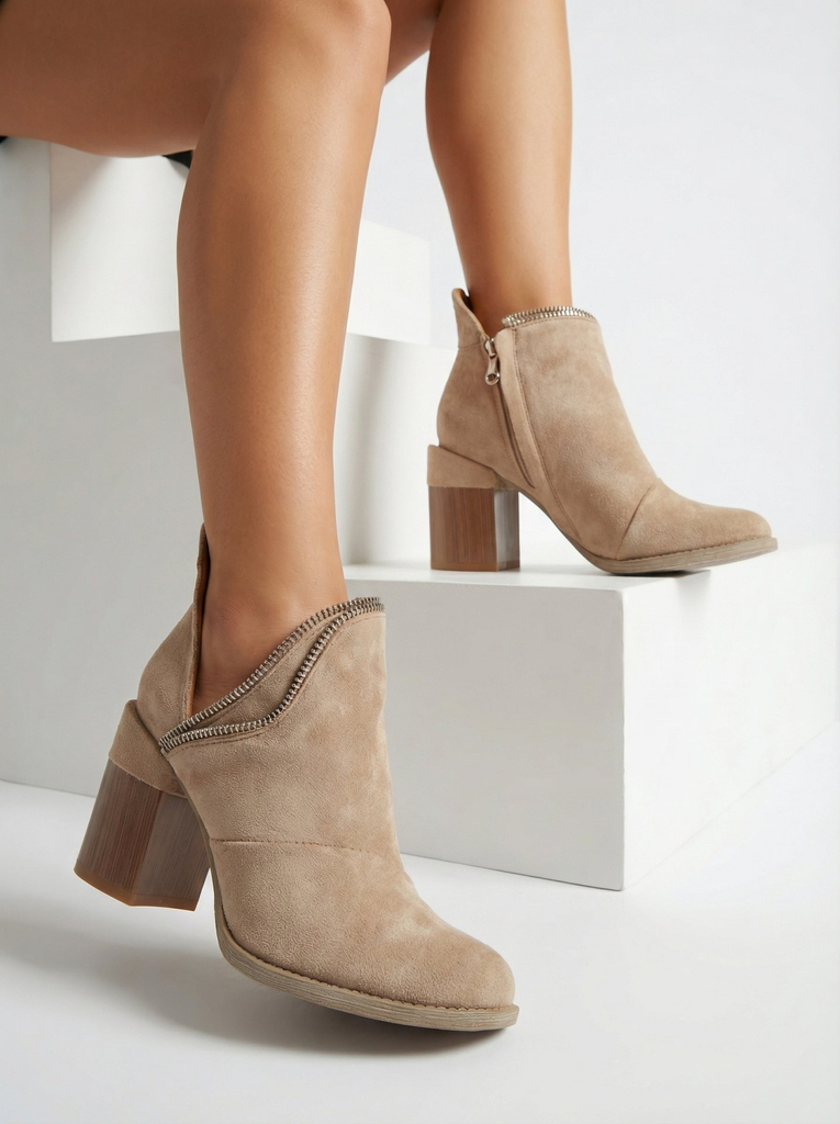 Светло кафяви дамски изолирани боти на кол Mukis - Обувки