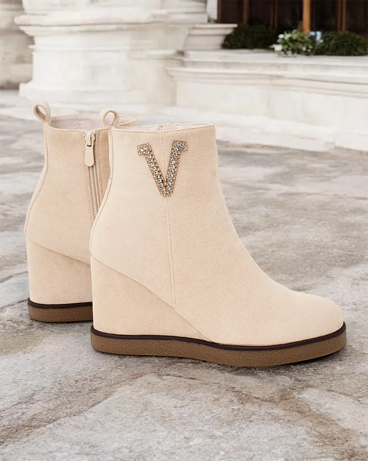 Royalfashion Дамски ботуши на токчета Nerias