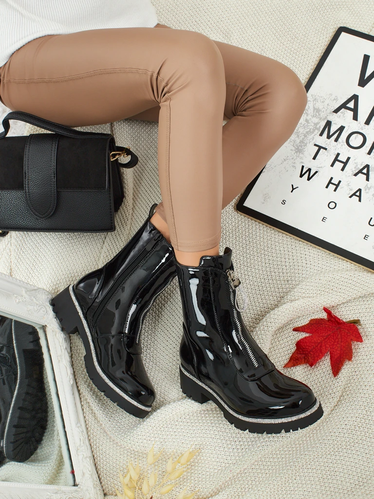 Лакирани еко кожени дамски боти с цирконии Nuvina