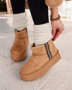 светлокафяв