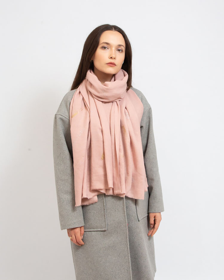 Роялфашън Розов дамски тънък шал с брокат