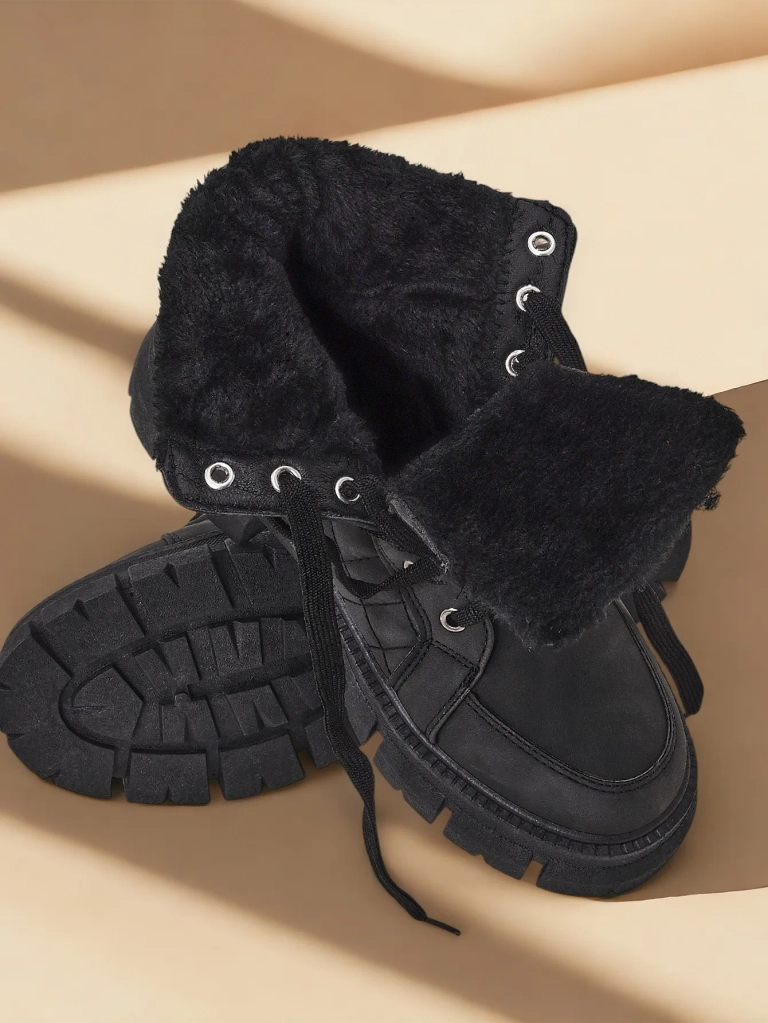 Royalfashion Черни дамски изолирани ботуши Hogenaf