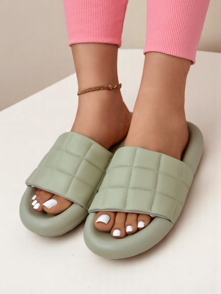 Royalfashion Дамски чехли на равна подметка Quilt Walk