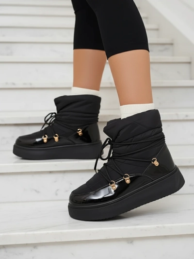 Royalfashion Дамски ботуши за сняг с приплъзване в черно Dabenda