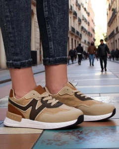 светлокафяв