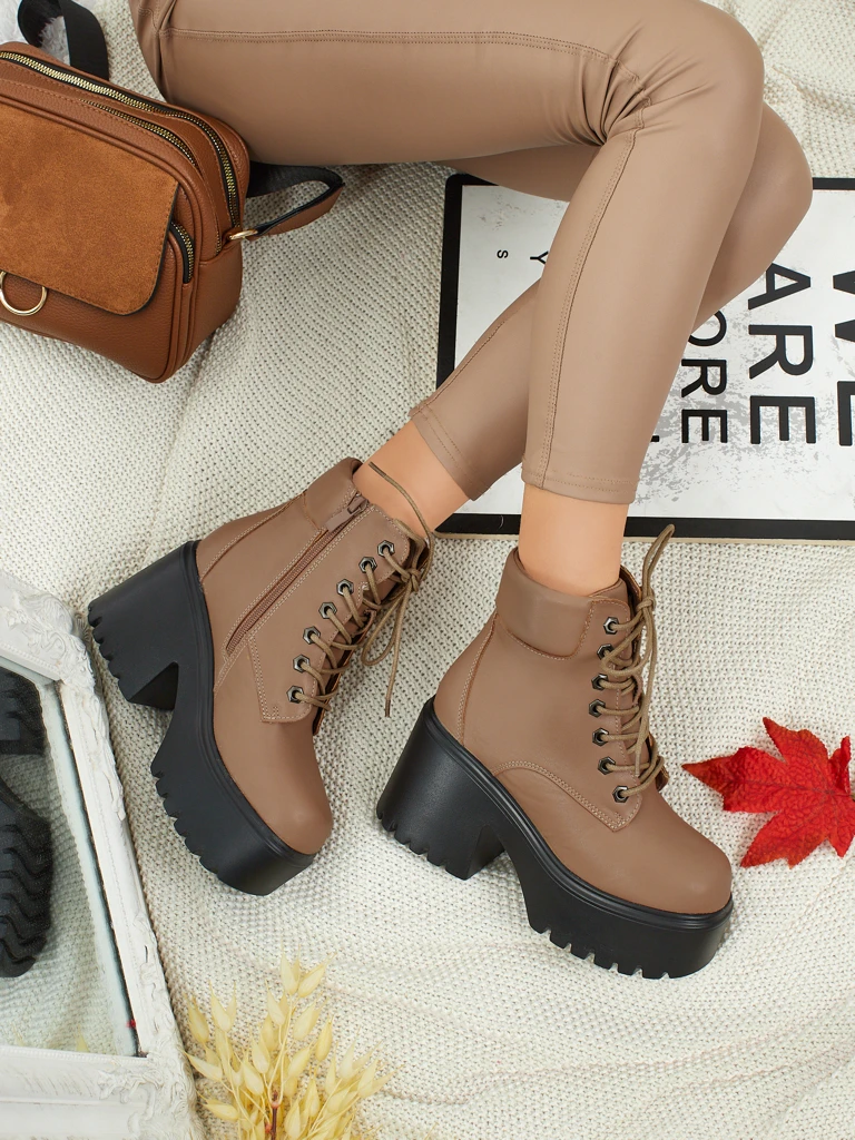 Дамски боти от еко велур на ток и платформа Tavlissa