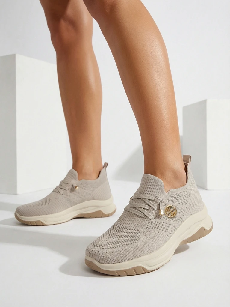 Дамски маратонки Royalfashion Selene – удобни бели обувки на равна подметка