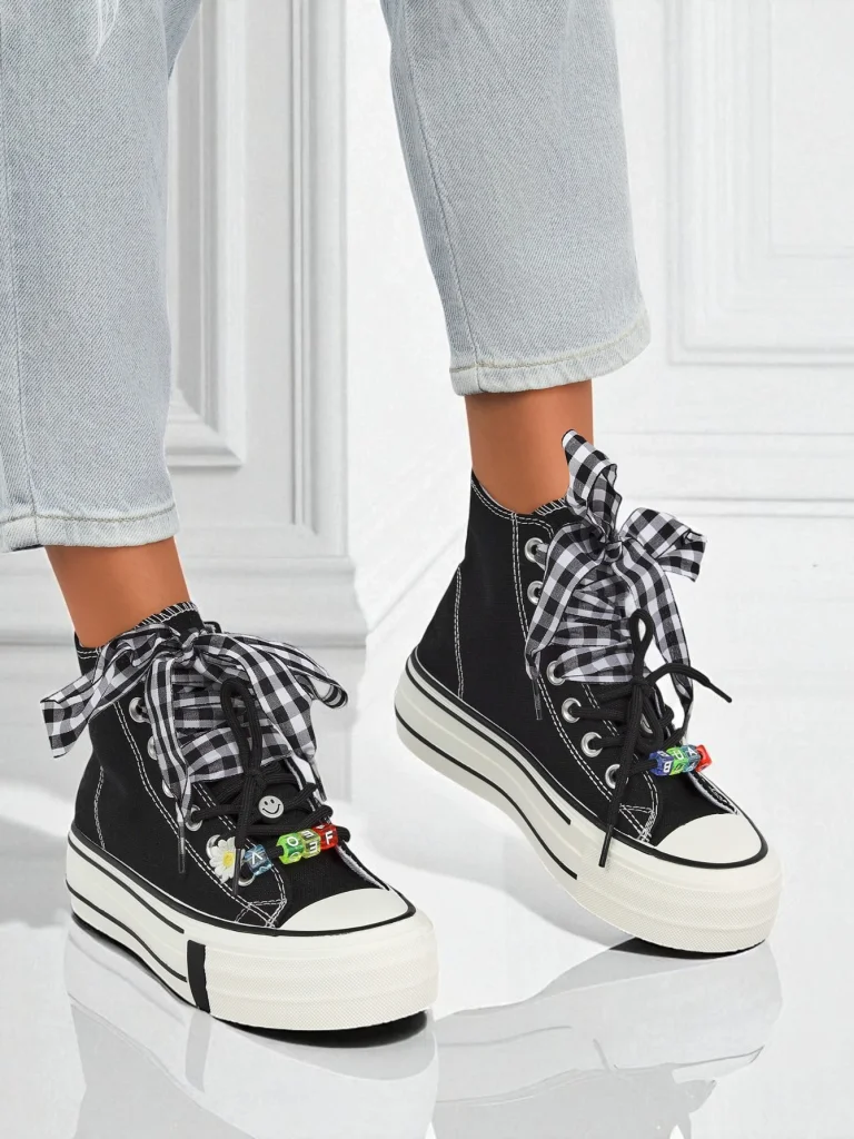 Дамски маратонки Callisto Черни платформи от плат с ретро акценти