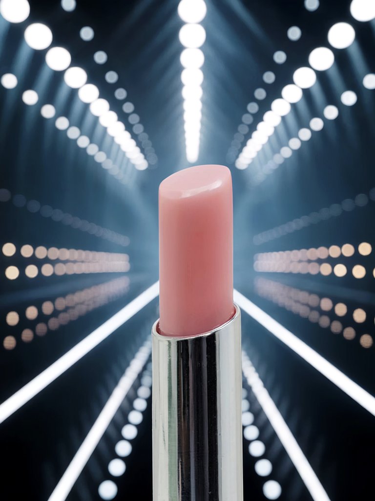 Luxelux Матов Хидратиращ Цветно-Превъртащ Червило 02 4г