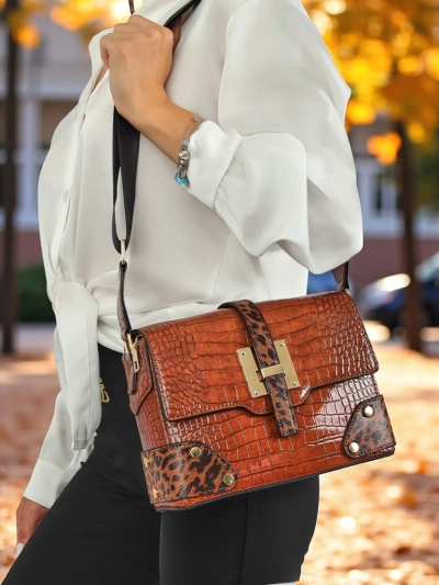 Дамска чанта Callista Milano от екологична лакирана кожа, кафява