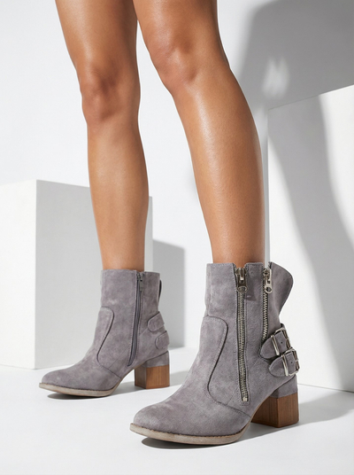 Royalfashion Декорирани ботуши на ток Zerta