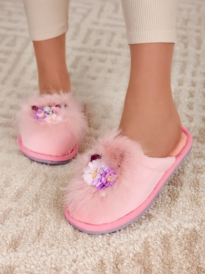 Royalfashion Дамски пухени чехли с цветя Ederra