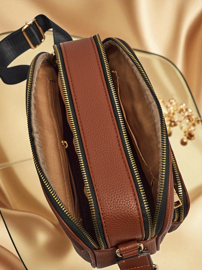 Малка дамска чанта от еко кожа Lunar Elegance