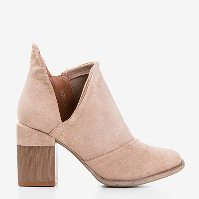 Beżowe damskie botki na słupku z wycięciami Cintura - Obuwie