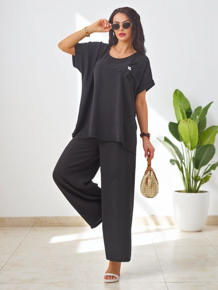 Комплект Royalfashion за жени с къси ръкави, декоративно цвете и широки панталони